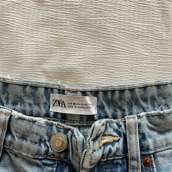 Zara High Waisted Light Wash Jean Shorts - Picture 2 of 3